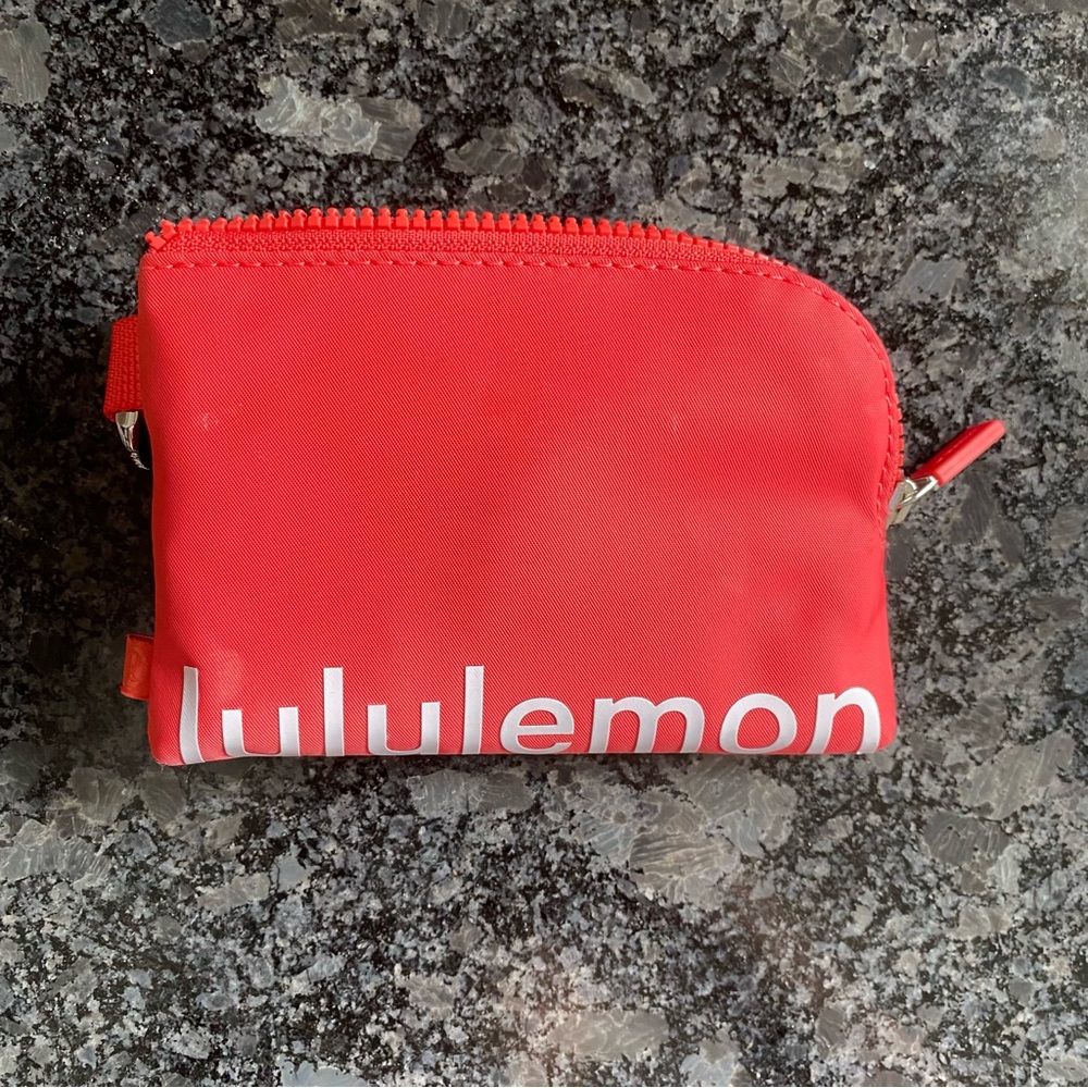 Lululemon wallet